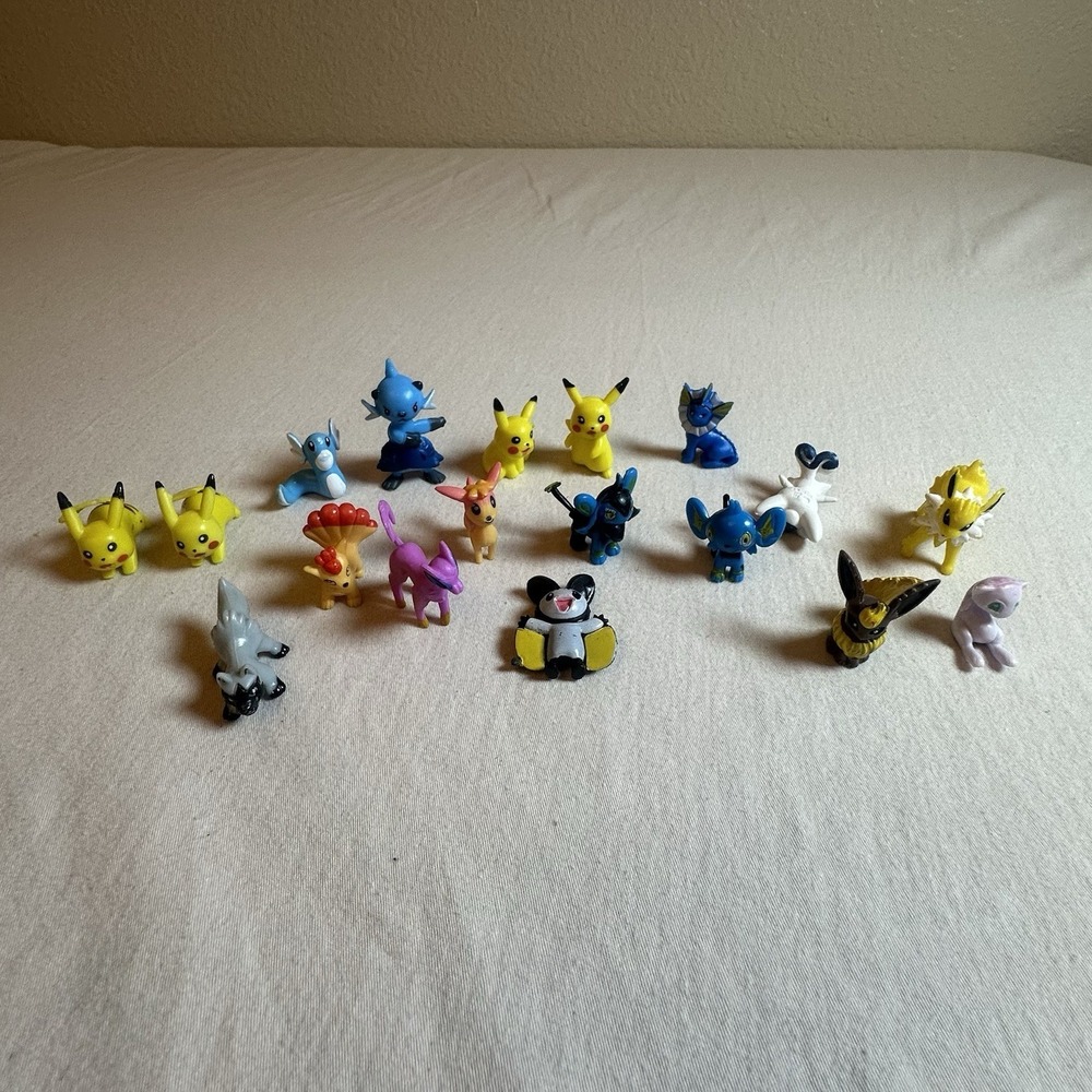 Pokemon Mini Figures Miscellaneous‎ Lot of 18- Years Vary- About 1" Tall